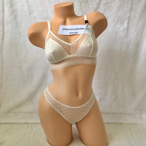 🪞 NEW VS dotted unlined bralette top and pantie matching set Victoria’s Secret